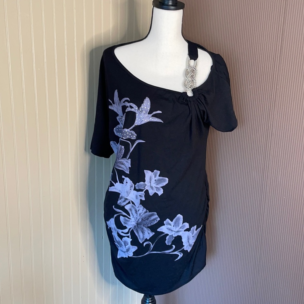 Torrid black floral short sleeve shirt trimmed‎ in rhinestones size 0